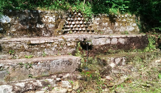 body painting de tornade, personnage marvel et comics faisant partie des x men. Bodypainting super heros realise pour un defile de marvel