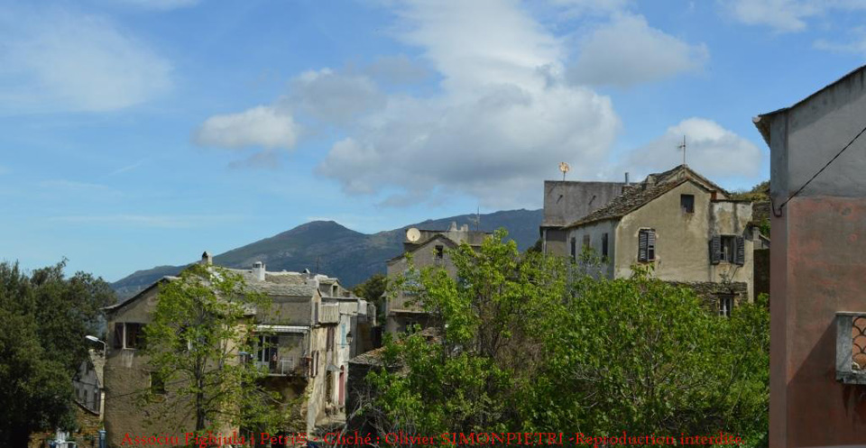 body painting de tornade, personnage marvel et comics faisant partie des x men. Bodypainting super heros realise pour un defile de marvel