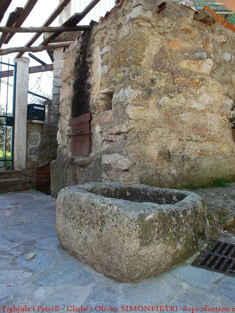 body painting de tornade, personnage marvel et comics faisant partie des x men. Bodypainting super heros realise pour un defile de marvel