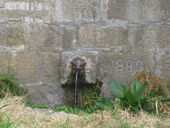 body painting de tornade, personnage marvel et comics faisant partie des x men. Bodypainting super heros realise pour un defile de marvel