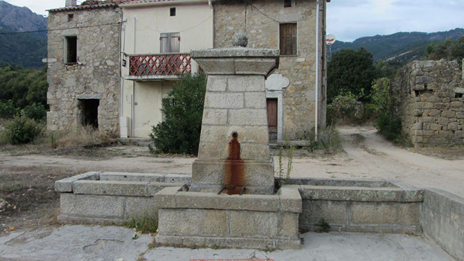 body painting de tornade, personnage marvel et comics faisant partie des x men. Bodypainting super heros realise pour un defile de marvel
